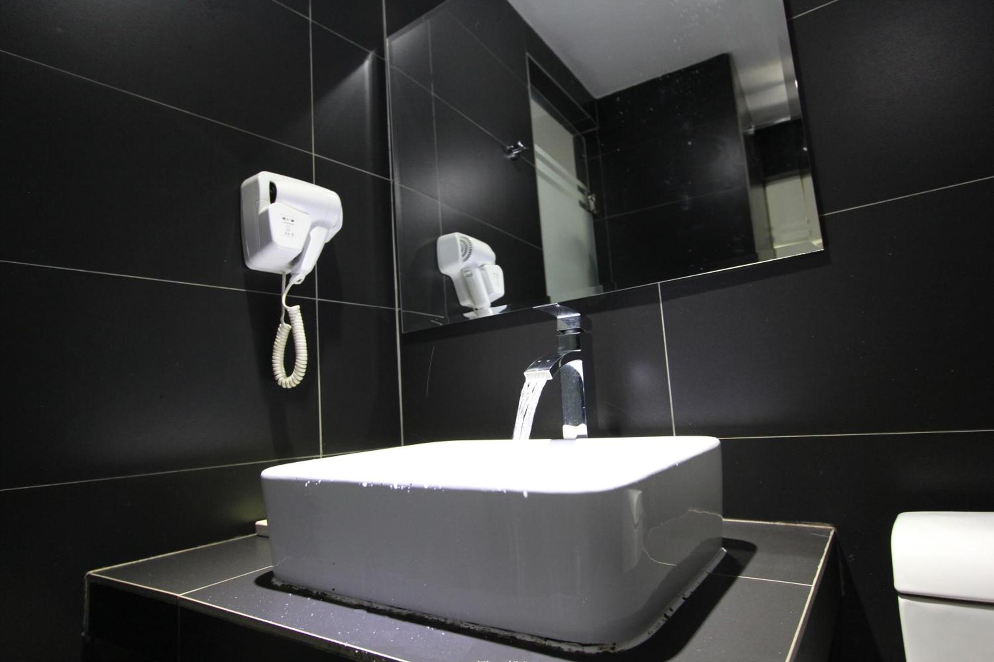 Hotel 99 Kuala Lumpur City Quarto foto